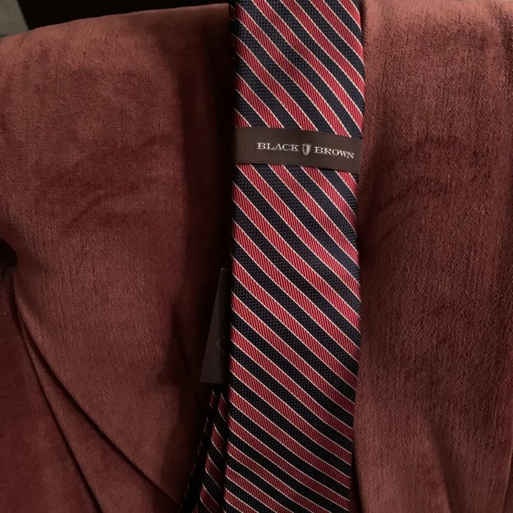 Black Brown 1826 Red Tie